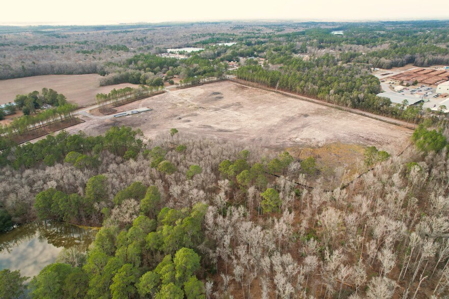 More Photos Of 1085 Old River Rd, Bloomingdale Distribution For Lease