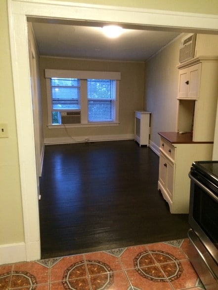More Photos Of 532-534 Crescent Blvd, Glen Ellyn Storefront Retail Office For Sale