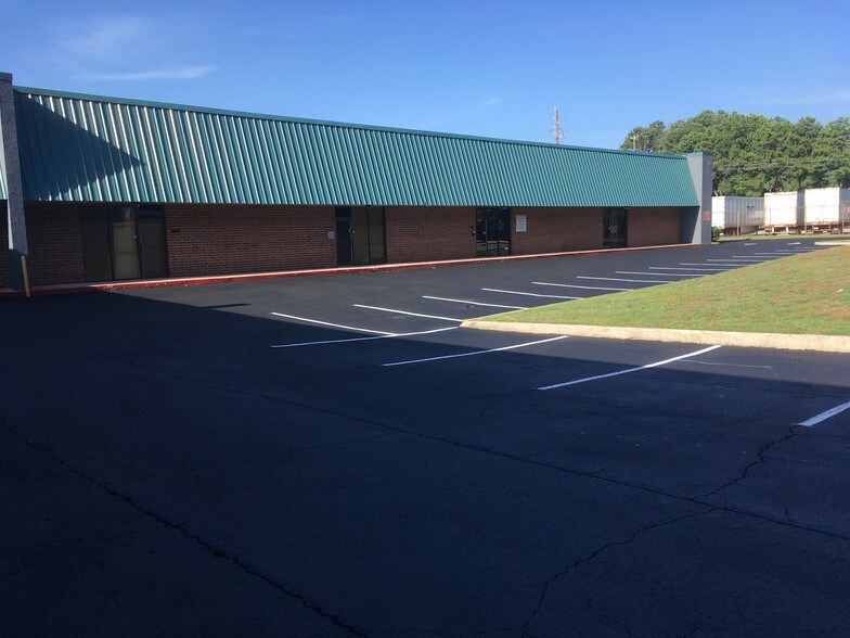 More Photos Of 3902-3916 Shirley Dr SW, Atlanta Unknown For Lease