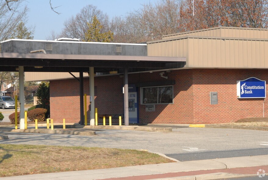 More Photos Of 140 Mercer St, Hightstown Bank For Sale