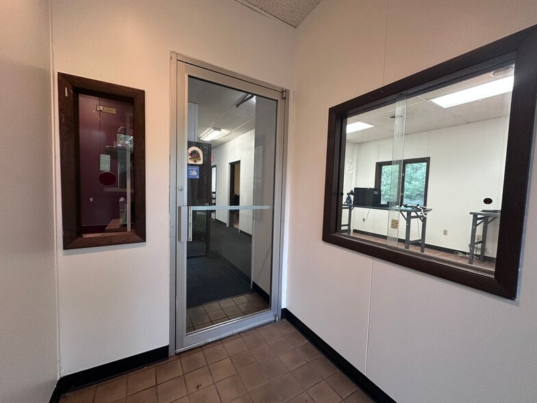 More Photos Of 2883 Aero Park Dr, Traverse City Warehouse For Sale