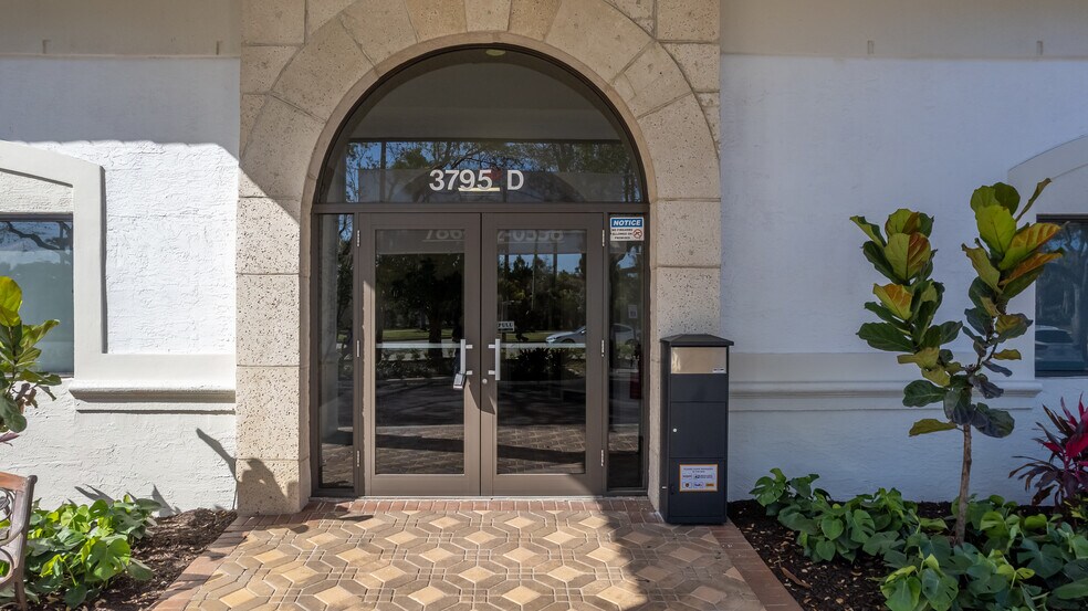More Photos Of 3795 Boynton Beach Blvd, Boynton Beach Medical For Lease