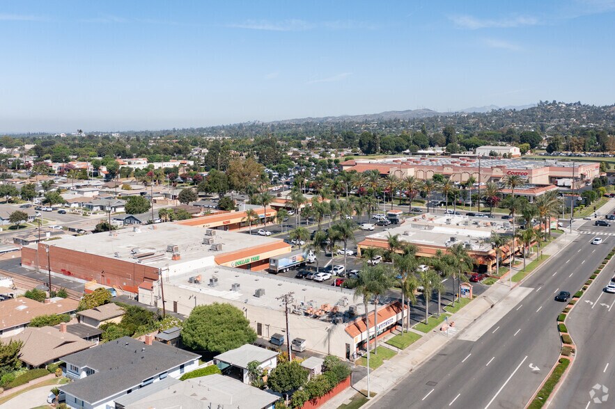More Photos Of 2096 W La Habra Blvd, La Habra Unknown For Lease
