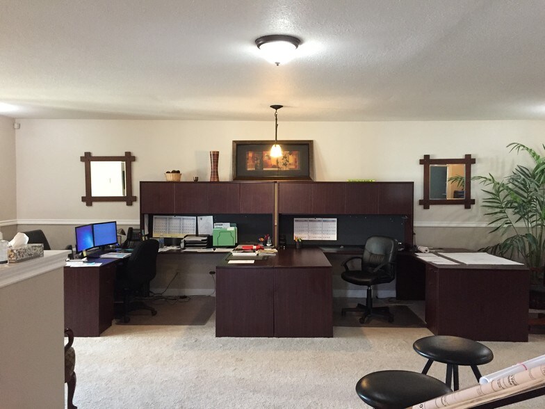 More Photos Of 109 Main St, Edmonds General Retail For Sale