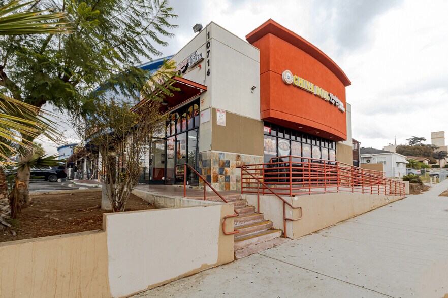 More Photos Of 10714 S Western Ave, Los Angeles Unknown For Lease