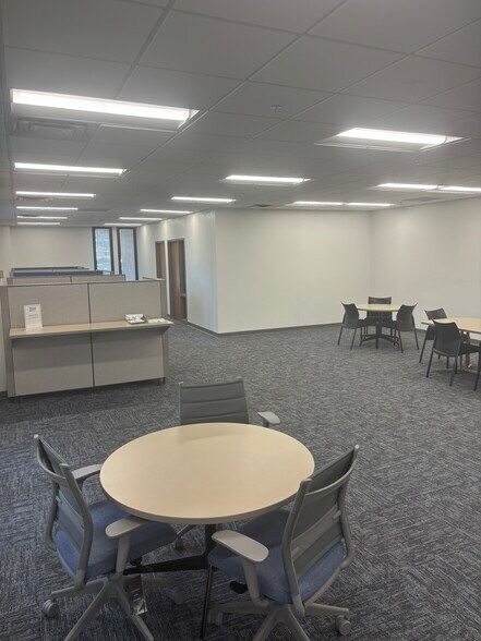 More Photos Of 9740 Grand Ave S, Minneapolis Office For Lease