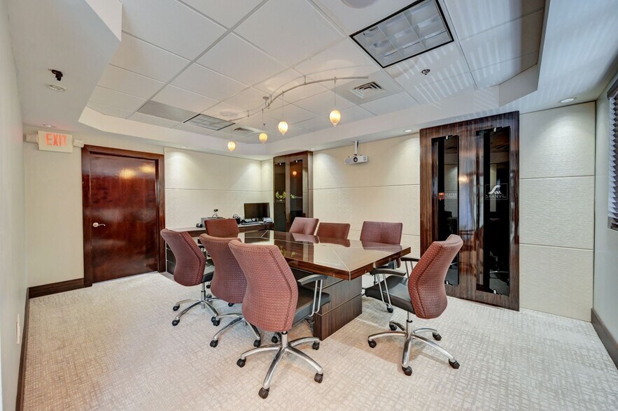 More Photos Of 2957 W Cypress Creek Rd, Fort Lauderdale Office For Sale