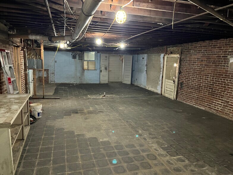 More Photos Of 503 Main St, Madison Hospitality For Sale