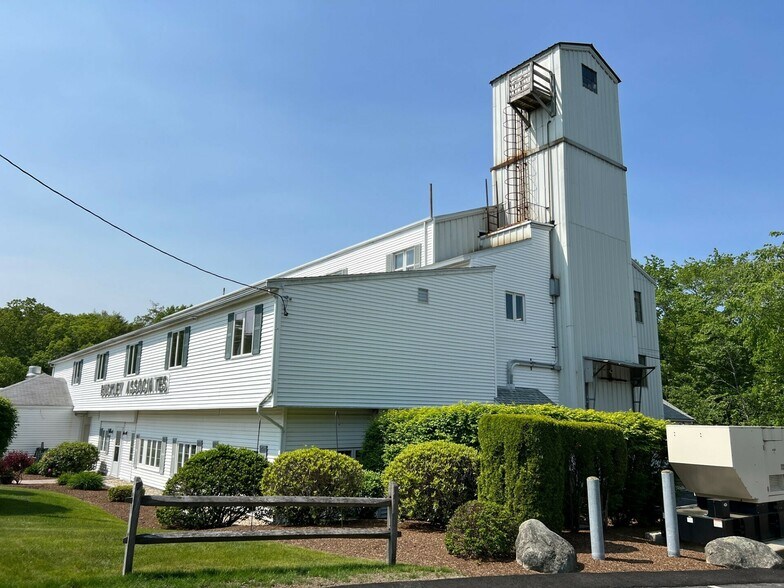 More Photos Of 385 King St, Hanover Warehouse For Lease