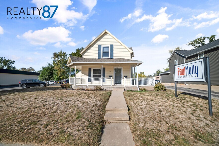 More Photos Of 448 7th Ave, Marion Office For Sale