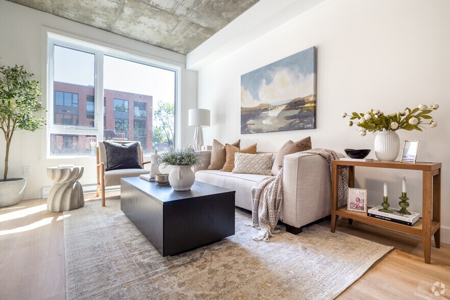 More Photos Of 2350 Rue Saint-Patrick, Montréal Apartments For Lease