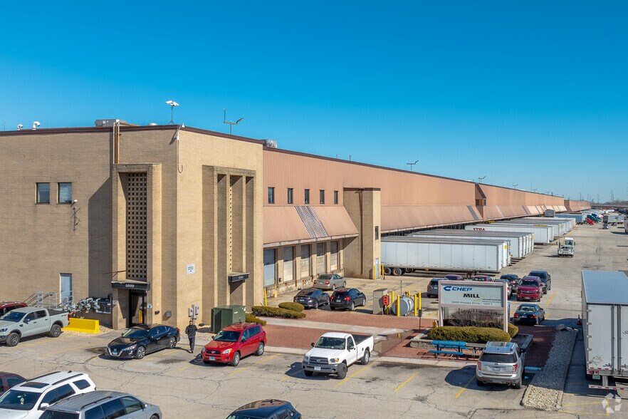 Primary Photo Of 5000 Proviso Dr, Melrose Park Distribution For Lease