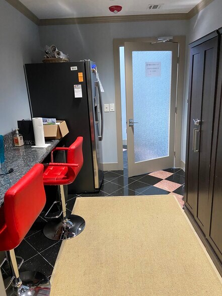 More Photos Of 209 N Pacific Ave, San Pedro Medical For Sale