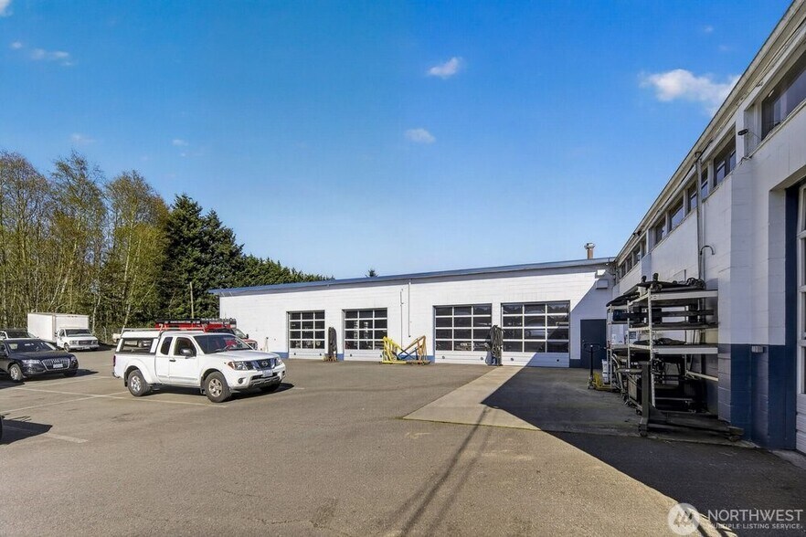 More Photos Of 4815-4829 196th St SW, Lynnwood Auto Dealership For Sale