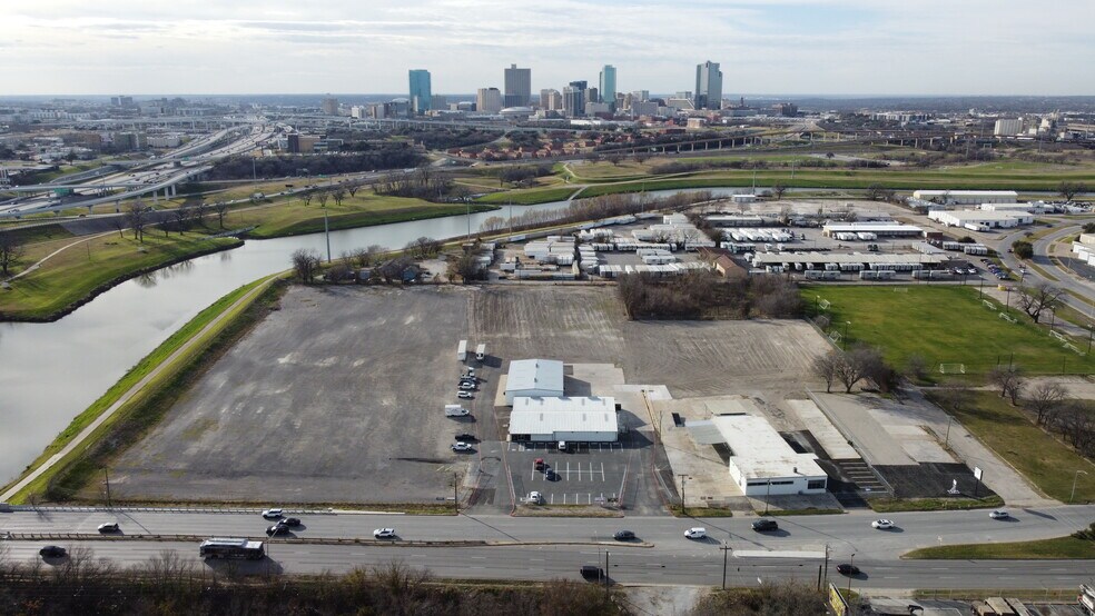More Photos Of 1720 Riverside Dr, Fort Worth Warehouse For Lease