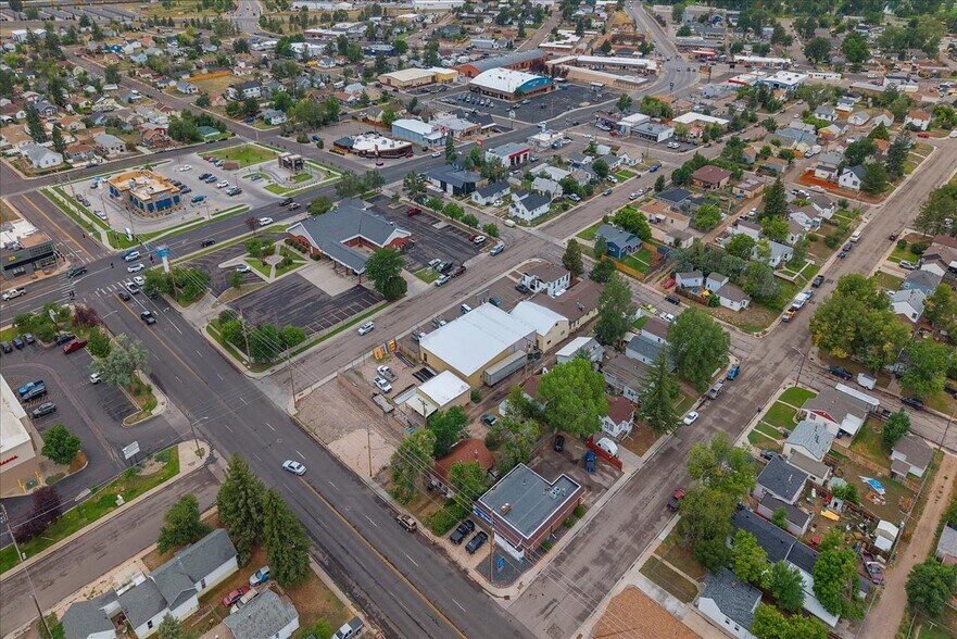 More Photos Of 2200 E 15th St, Cheyenne Flex For Sale