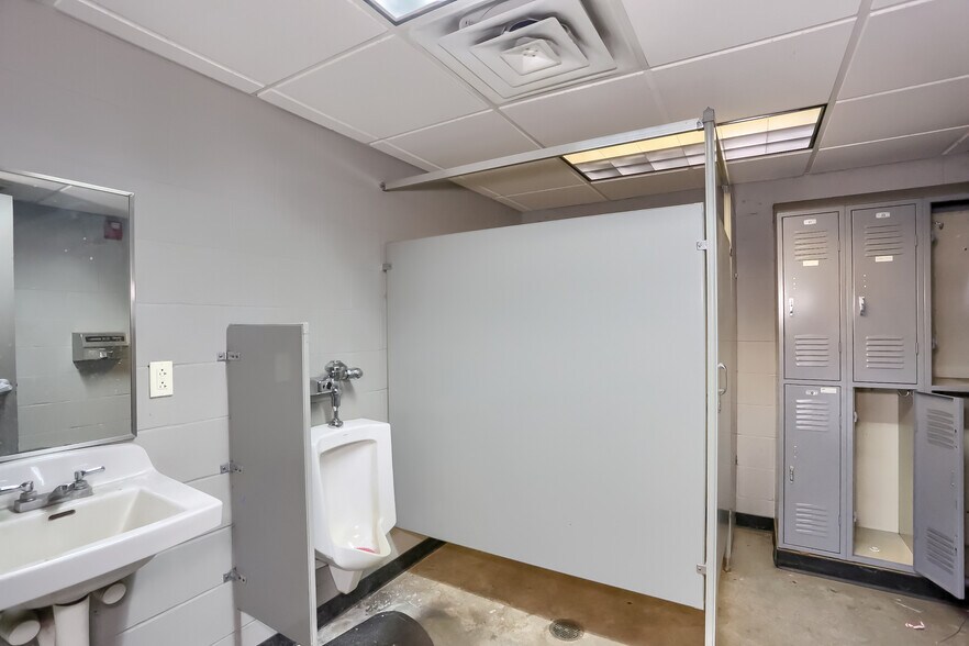 More Photos Of 3 Superior Way, Uniontown Auto Dealership For Sale