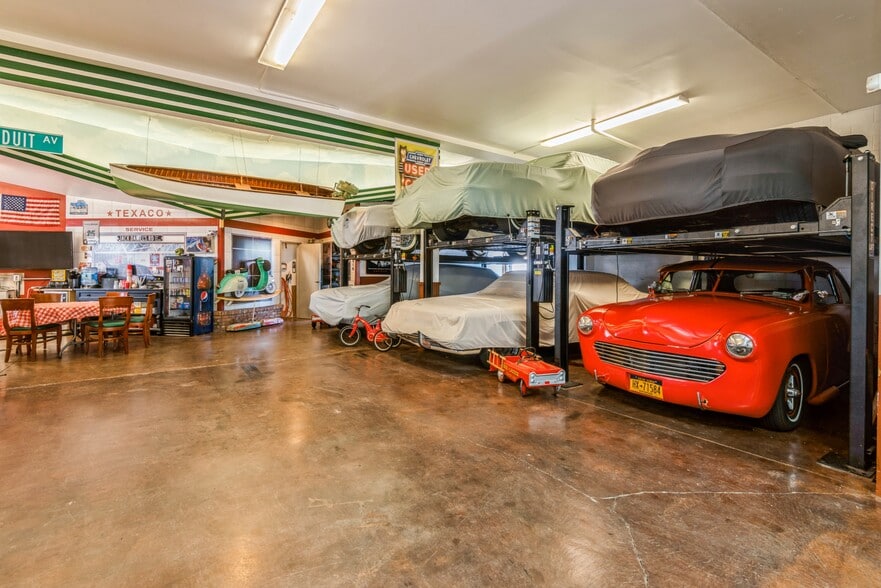 More Photos Of 41 Degnon Blvd, Bay Shore Manufacturing For Sale