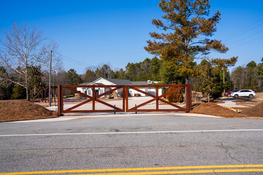 More Photos Of 6815 Shiloh Unity Rd, Lancaster Specialty For Sale