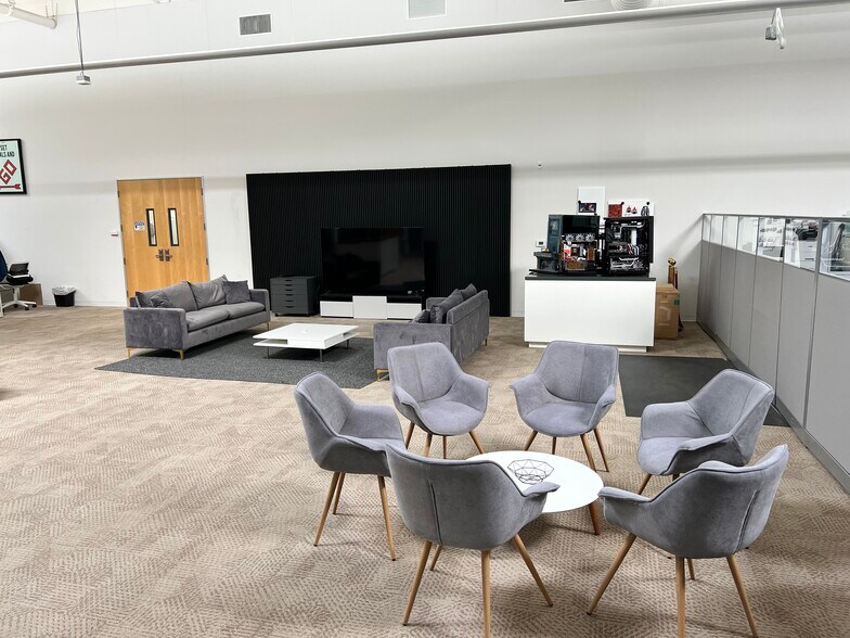 More Photos Of 8100 Camino Arroyo, Gilroy Manufacturing For Sale