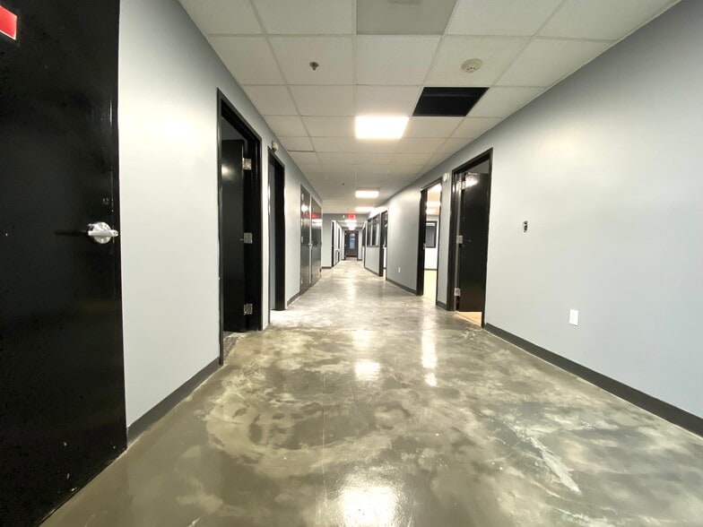 More Photos Of 2488 SW Lakewood Ave, Atlanta Office Residential For Lease