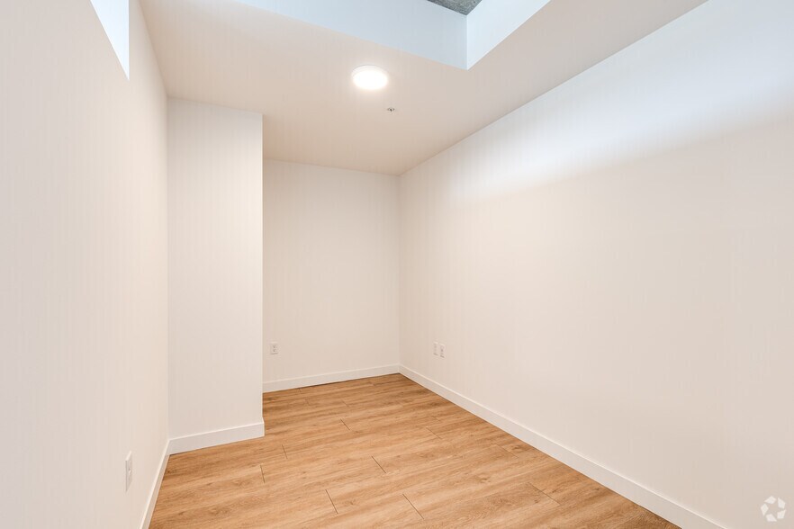 More Photos Of 615 S 8th St, Minneapolis Apartments For Lease