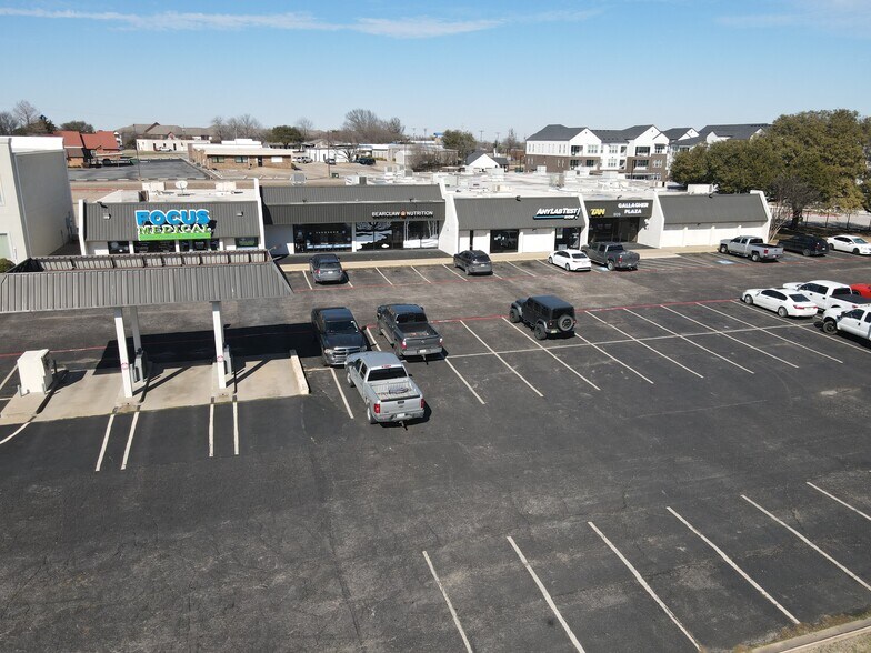 More Photos Of 809 Gallagher Dr, Sherman General Retail For Sale