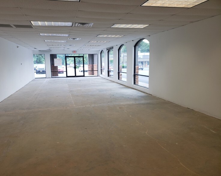 More Photos Of 6608-6608B Tara Blvd, Jonesboro Unknown For Lease