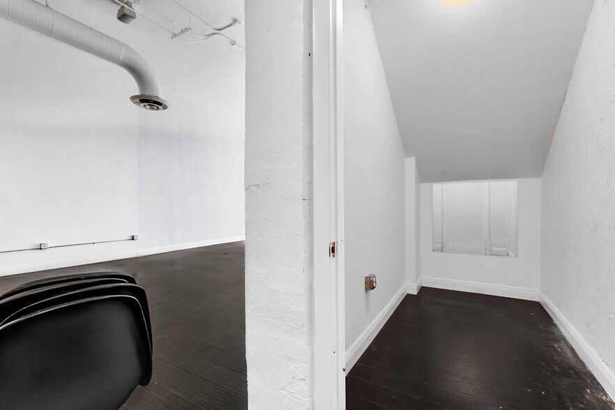 More Photos Of 333 Clematis St, West Palm Beach Storefront Retail Office For Lease