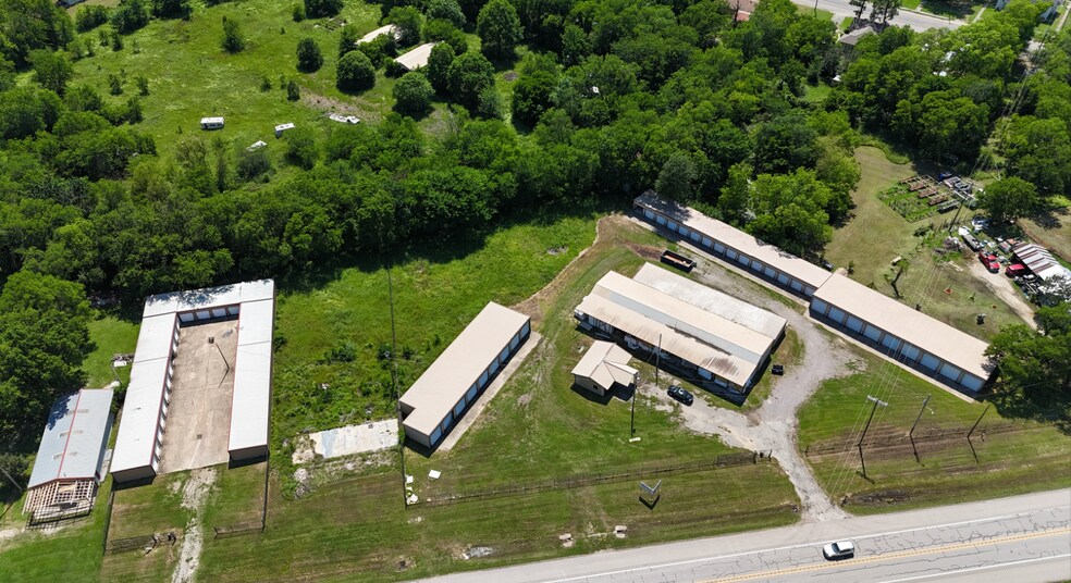 More Photos Of 118 US Hwy 69 hwy, Point Specialty For Sale