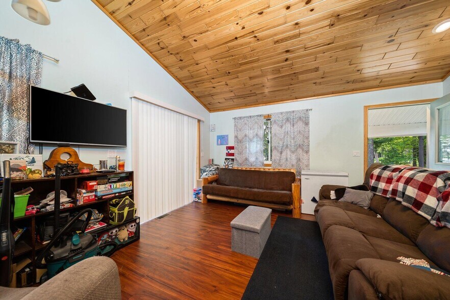More Photos Of 3551 W Otsego Lake Dr, Gaylord Manufactured Housing Mobile Home Park For Sale