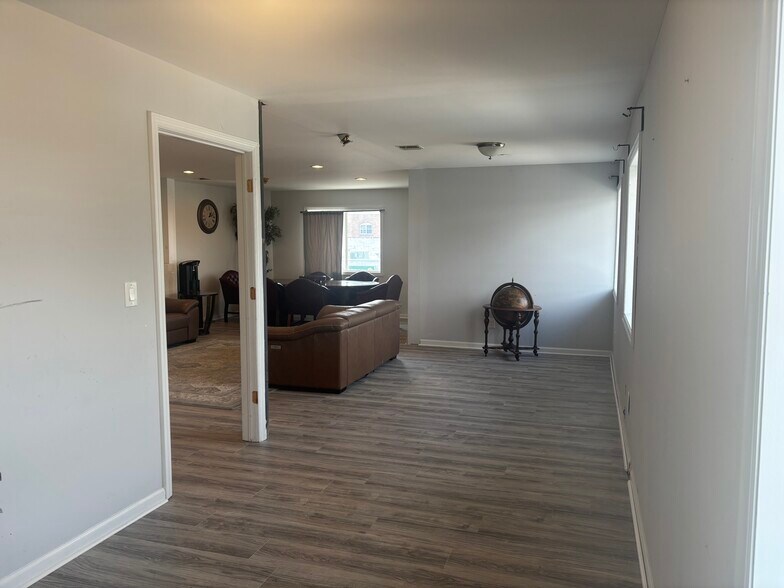 More Photos Of 521 Oak St, Copiague Carwash For Lease