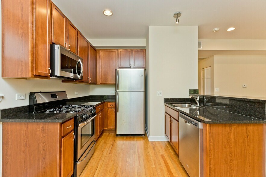 More Photos Of 5510 N Kenmore Ave, Chicago Apartments For Sale