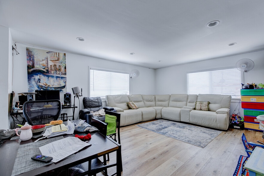 More Photos Of 1720 Cerritos Ave, Long Beach Apartments For Sale