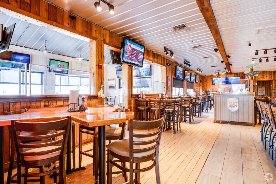 More Photos Of 3921 Jack Kultgen Fwy, Waco Restaurant For Sale