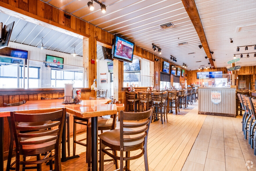 More Photos Of 3921 Jack Kultgen Fwy, Waco Restaurant For Lease