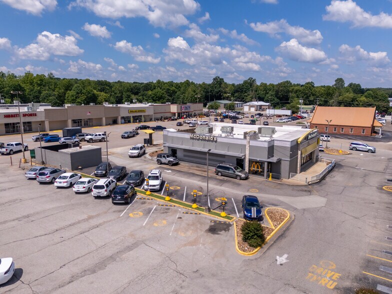 More Photos Of 677 W Church St, Lexington Unknown For Lease
