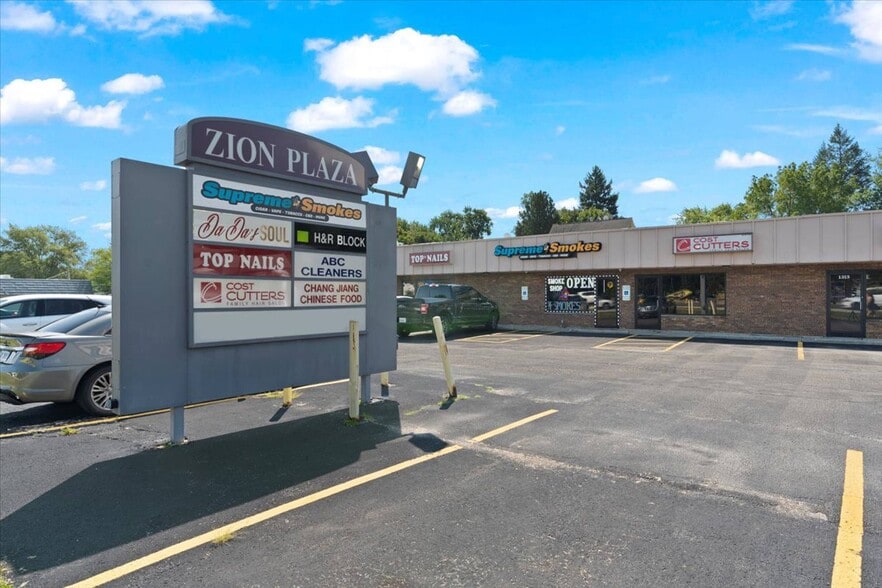 More Photos Of 1301-1315 21st St, Zion Unknown For Lease