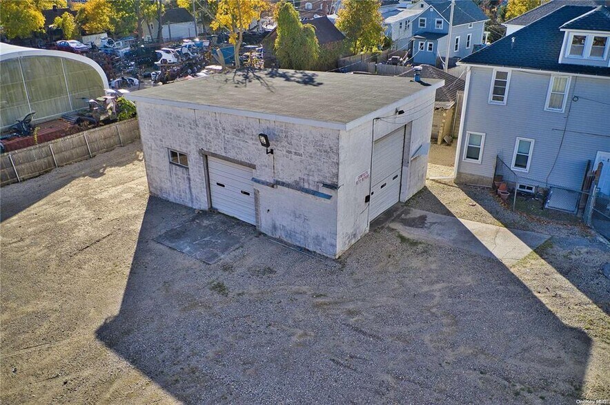 Primary Photo Of 6 Chadwick St, Glen Cove Specialty For Lease