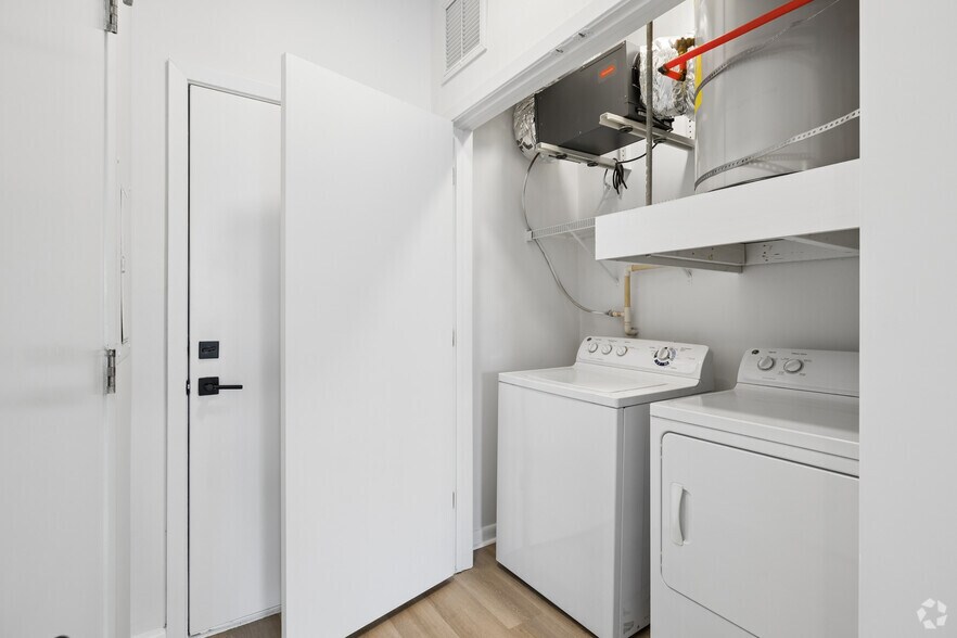 More Photos Of 725-735 Coleman Blvd, Mount Pleasant Apartments For Lease