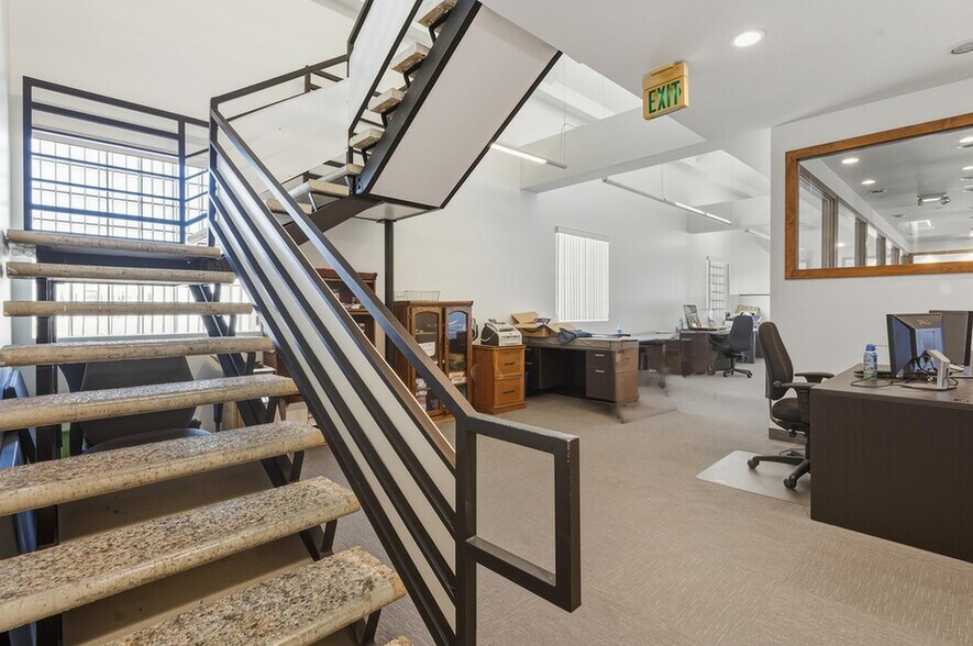 More Photos Of 2140 Cotner Ave, Los Angeles Loft Creative Space For Sale