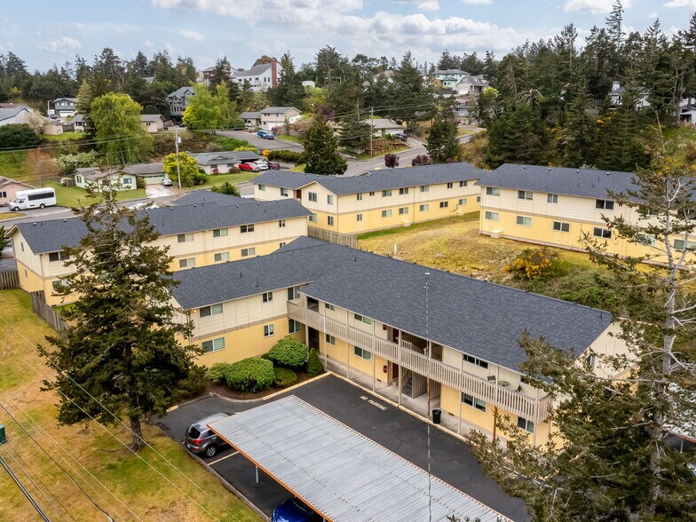 More Photos Of 1930 Maple St, North Bend Apartments For Sale