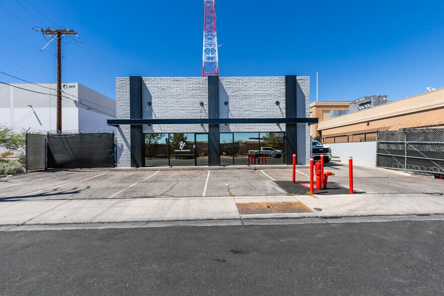 Primary Photo Of 3850 Pioneer Ave, Las Vegas Showroom For Sale