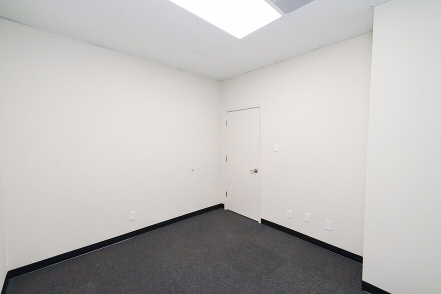 More Photos Of 14415 Import Rd, Laredo Warehouse For Sale