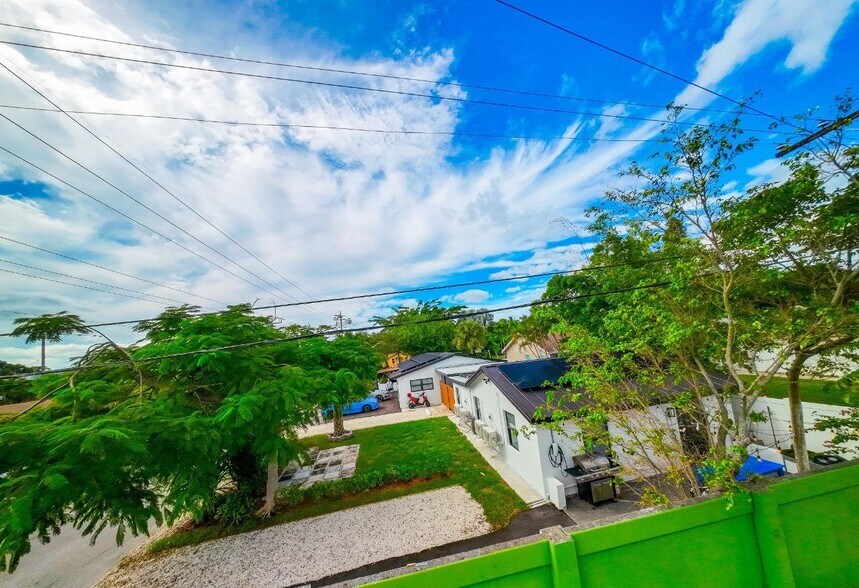 More Photos Of 1202 NE 3rd Ave, Fort Lauderdale Apartments For Sale