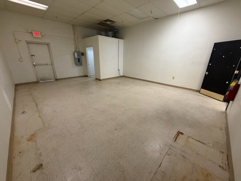 More Photos Of 177-297 Paragon Pky, Waynesville Freestanding For Lease