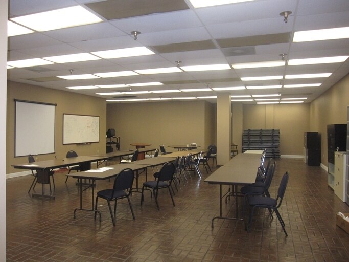 More Photos Of 7135 Ardmore St, Houston Light Manufacturing For Sale