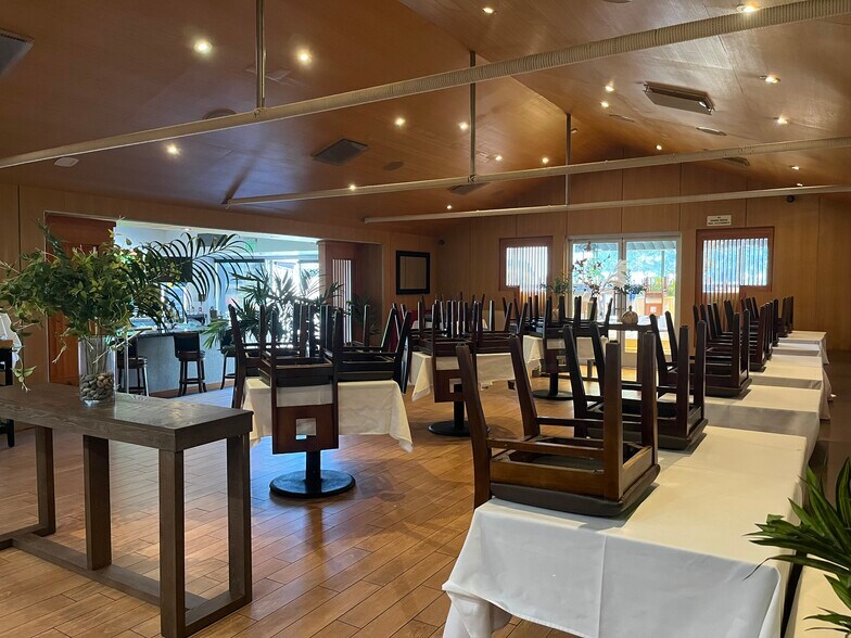More Photos Of 858 S Coast Hwy, Laguna Beach Restaurant For Lease