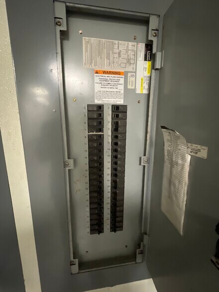 More Photos Of 7862 Montgomery Rd, Cincinnati Restaurant For Lease