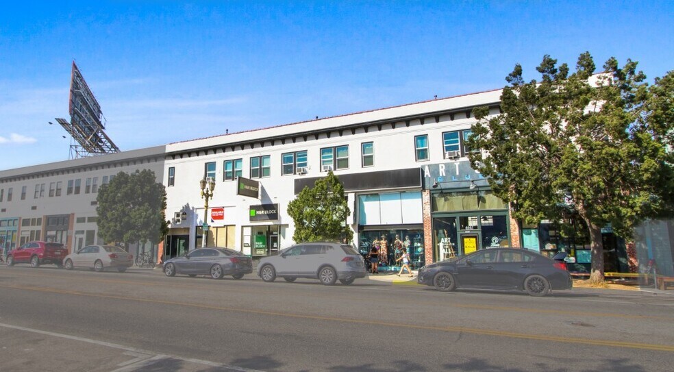 Primary Photo Of 4661-4671 Hollywood Blvd, Los Angeles Storefront Retail Residential For Lease